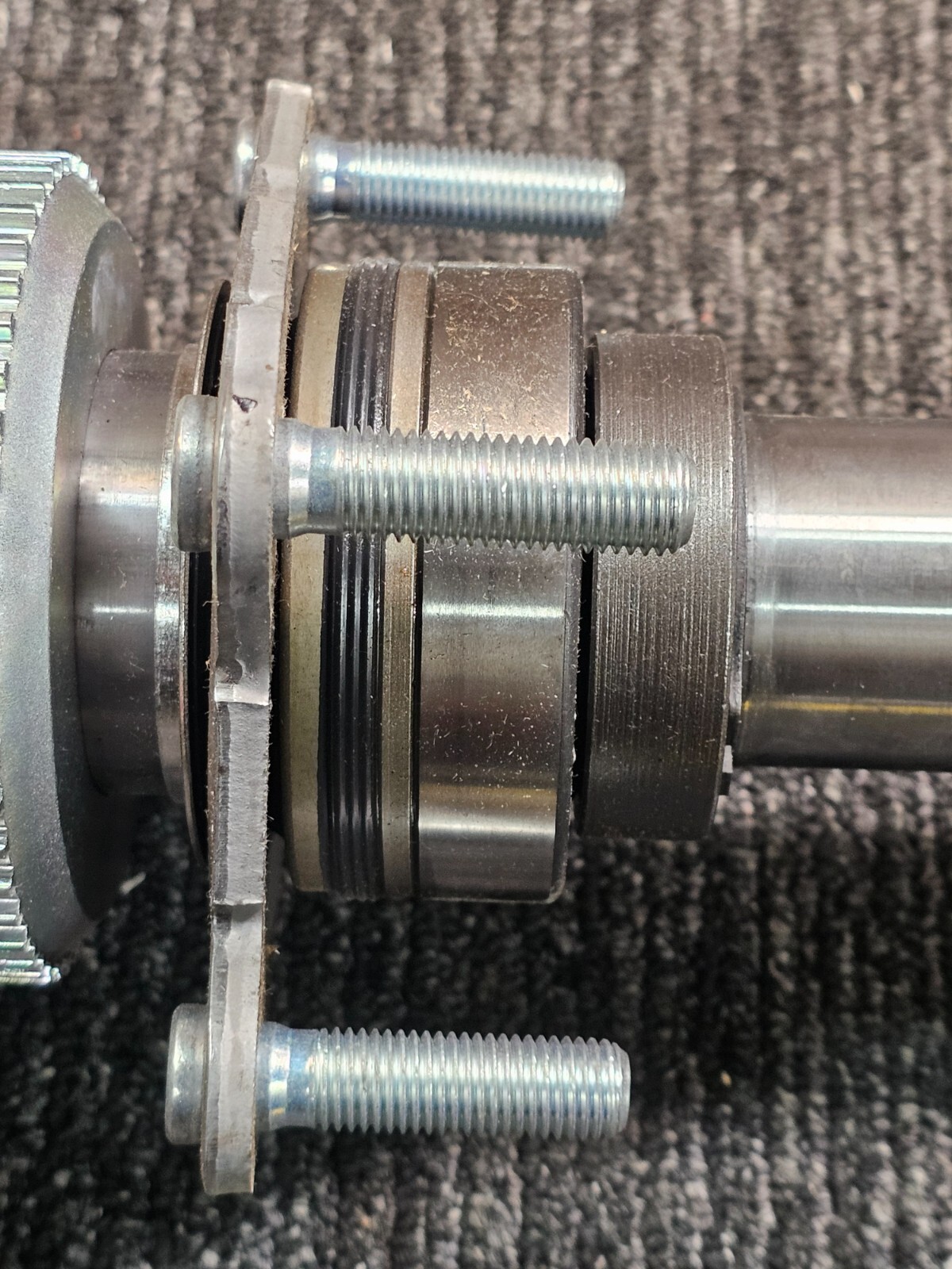 Rear Axle Shaft 10108925 – 5 Lug Hub Raised Center 4 Stud Axle Mount ABS Ring