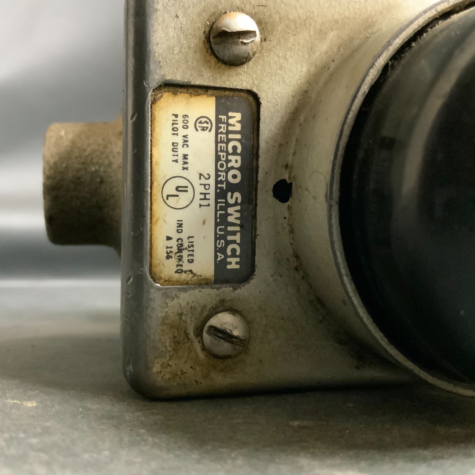 HONEYWELL 2PH1 MICRO SWITCH PUSHBUTTON ($90 OBO)
