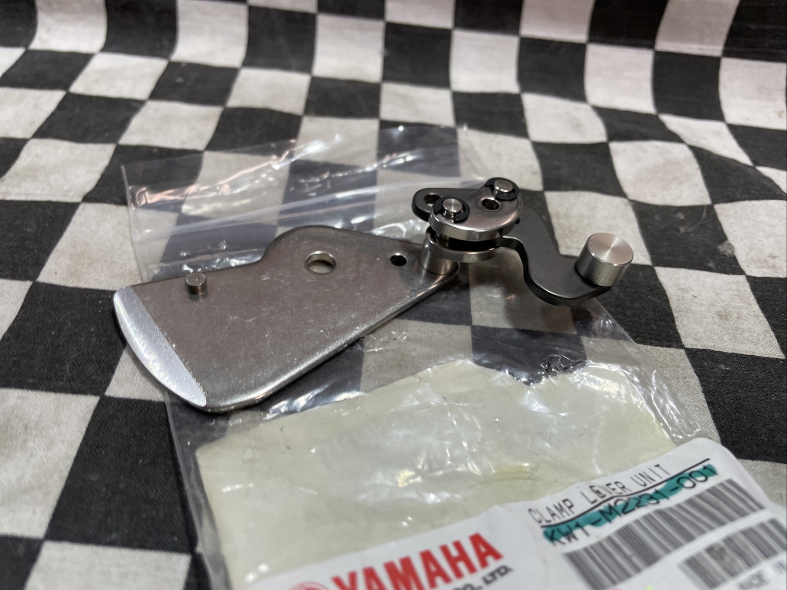 YAMAHA CLAMP LEVER, CL12-16MM, KW1-M2231-00X, KW1-M2231-001, SHIPSAMEDAY#1642E12