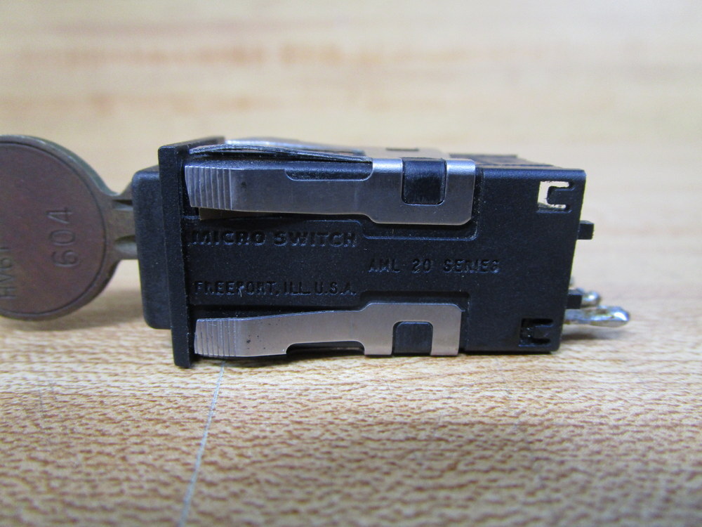 Micro Switch 259A9823P103 Honeywell Lock Switch W/Key (Pack of 2)