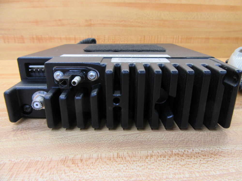 Motorola D33MJA73A5CK Max Trac 100 2 Way Radio