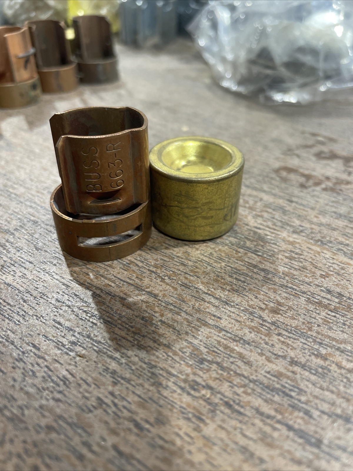 PAIR OF BUSS 663-R FUSE REDUCER B158