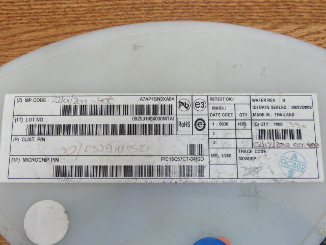 MICROCHIP TECHNOLOGY PIC16C57CT04SO Qty of 25 per Lot 8-BIT, OTPROM, 4MHz, RISC
