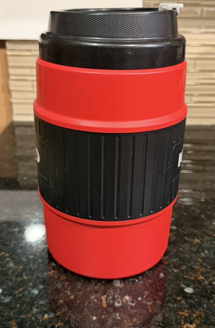 IGLOO Commercial Insulated Mug 1/2 gallon Red and Black Hot Cold. OS-IM532A-4