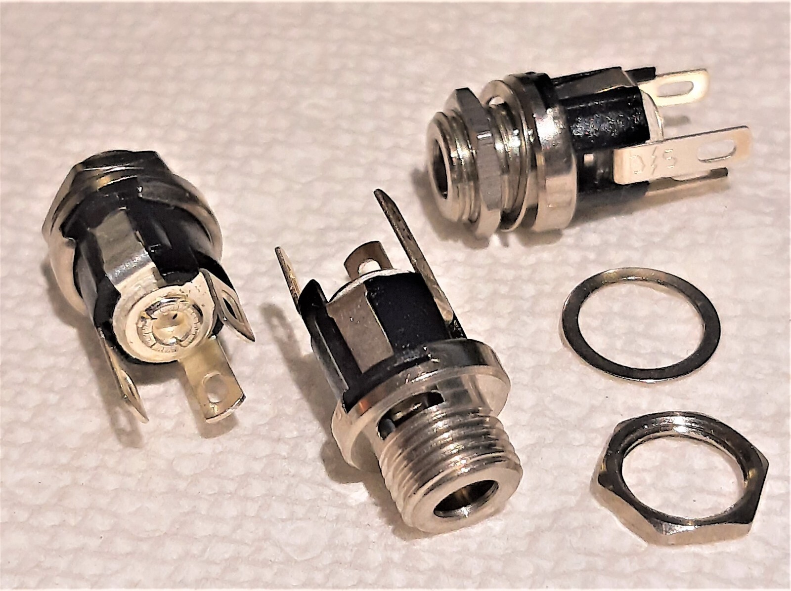 SWITCHCRAFT 732AH DC Power Jack 3.4 mm x 1.3 mm