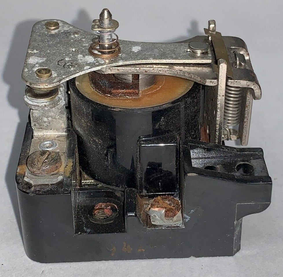 SQUARE D RELAY 8501CO6V20 SERIES B 2NO- 2NC 120VAC COIL 30 AMP 2 POLE