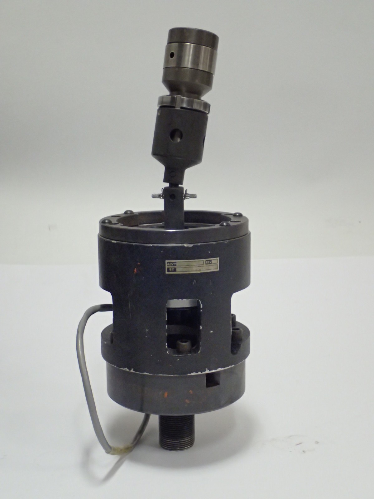 INSTRON STRAIN GAUGE W/ 2640-008 & 2630-030 EXTENSOMETER