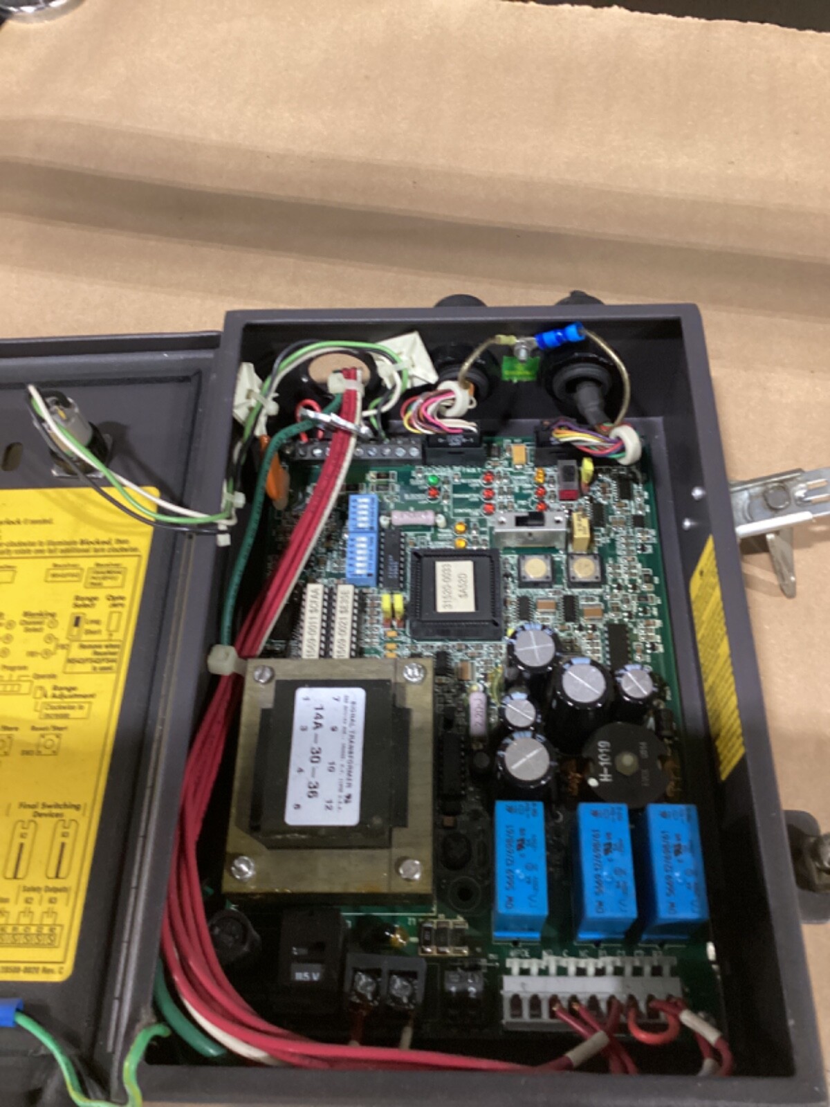 STI LIGHT CURTAIN CONTROLLER 70027-1002 LCCK-FB-AC1-U #101F20FML
