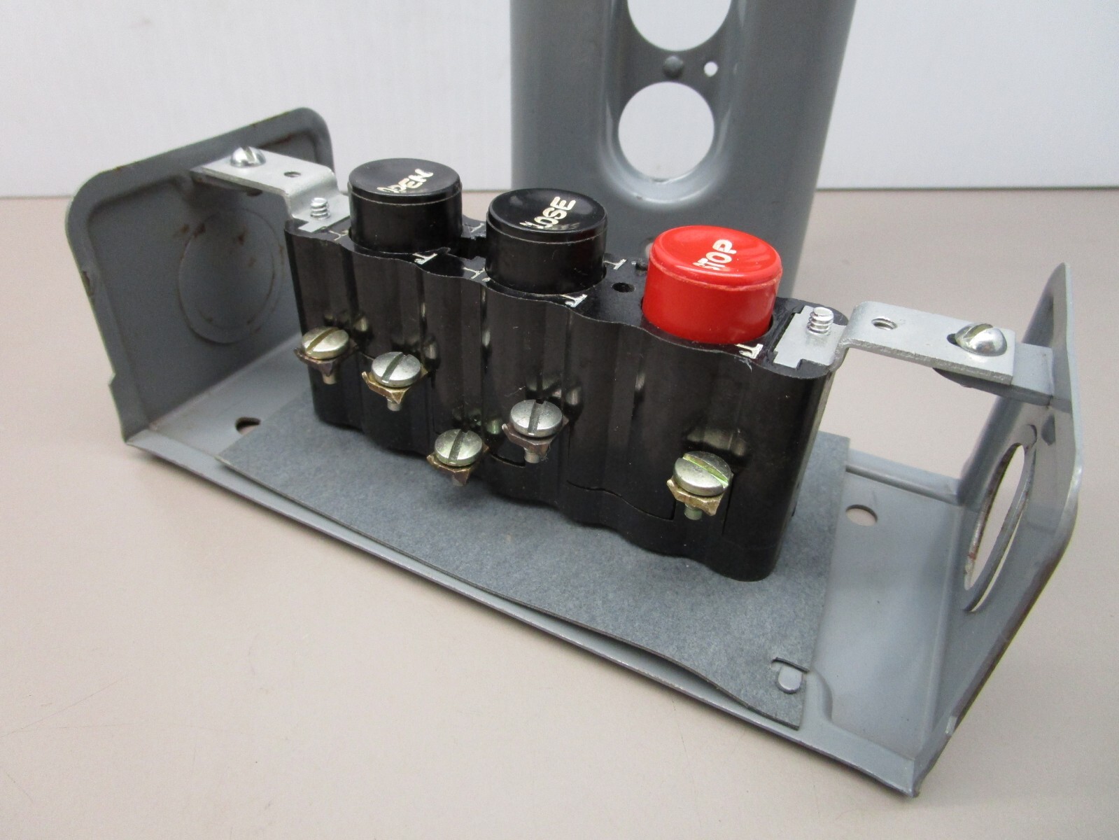 Cutler Hammer 10250H2953A Push Button Switch Box OPEN – CLOSE – STOP