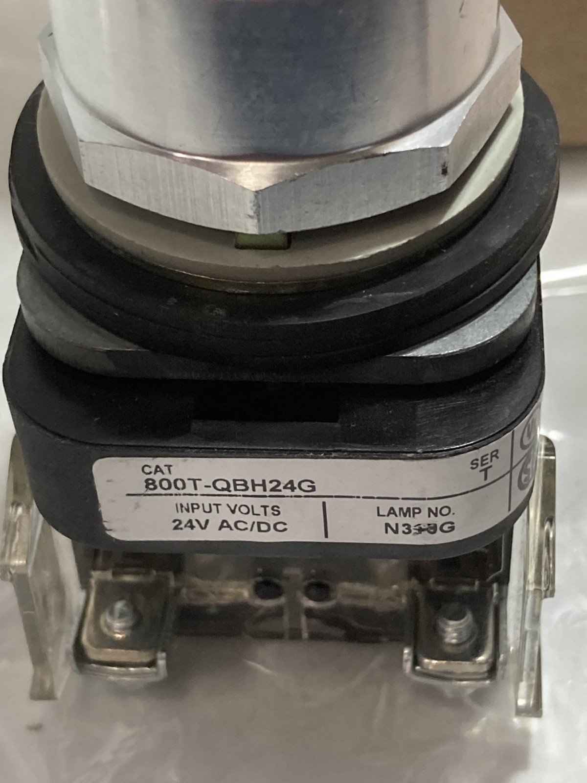 ALLEN BRADLEY 800T-QBH24G PUSHBUTTON ILLUMINATED LED GREEN 1NO/1NC 24V SER T NNB