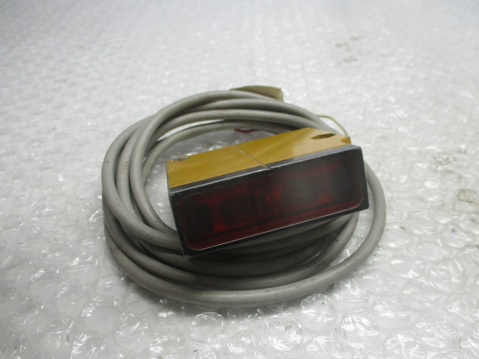 OMRON E3S-LS20XB4 SWITCH UNMP