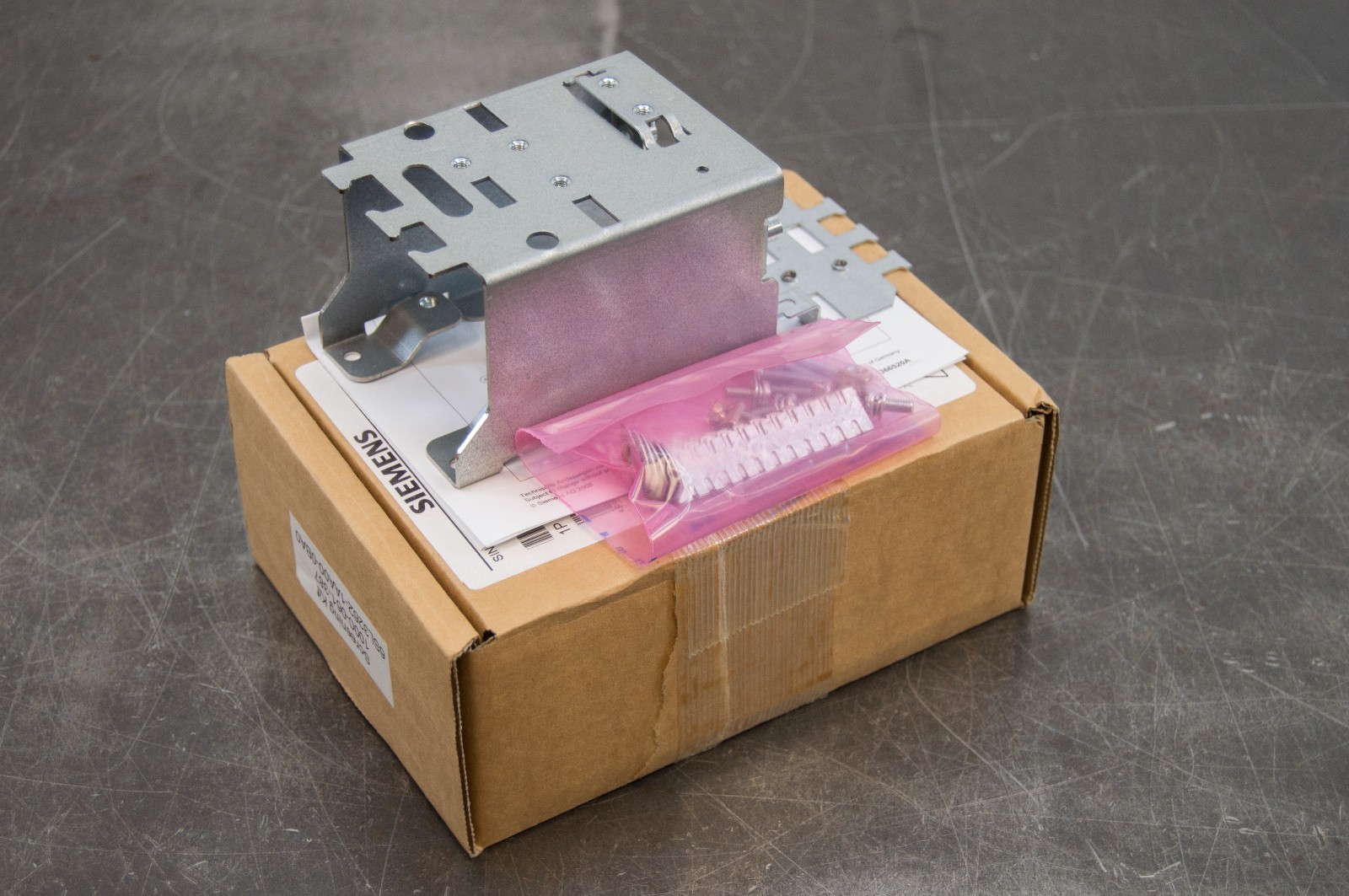 Siemens 6SL3262-1AA00-0BA0 Sinamics FSA Screen Termination Kit