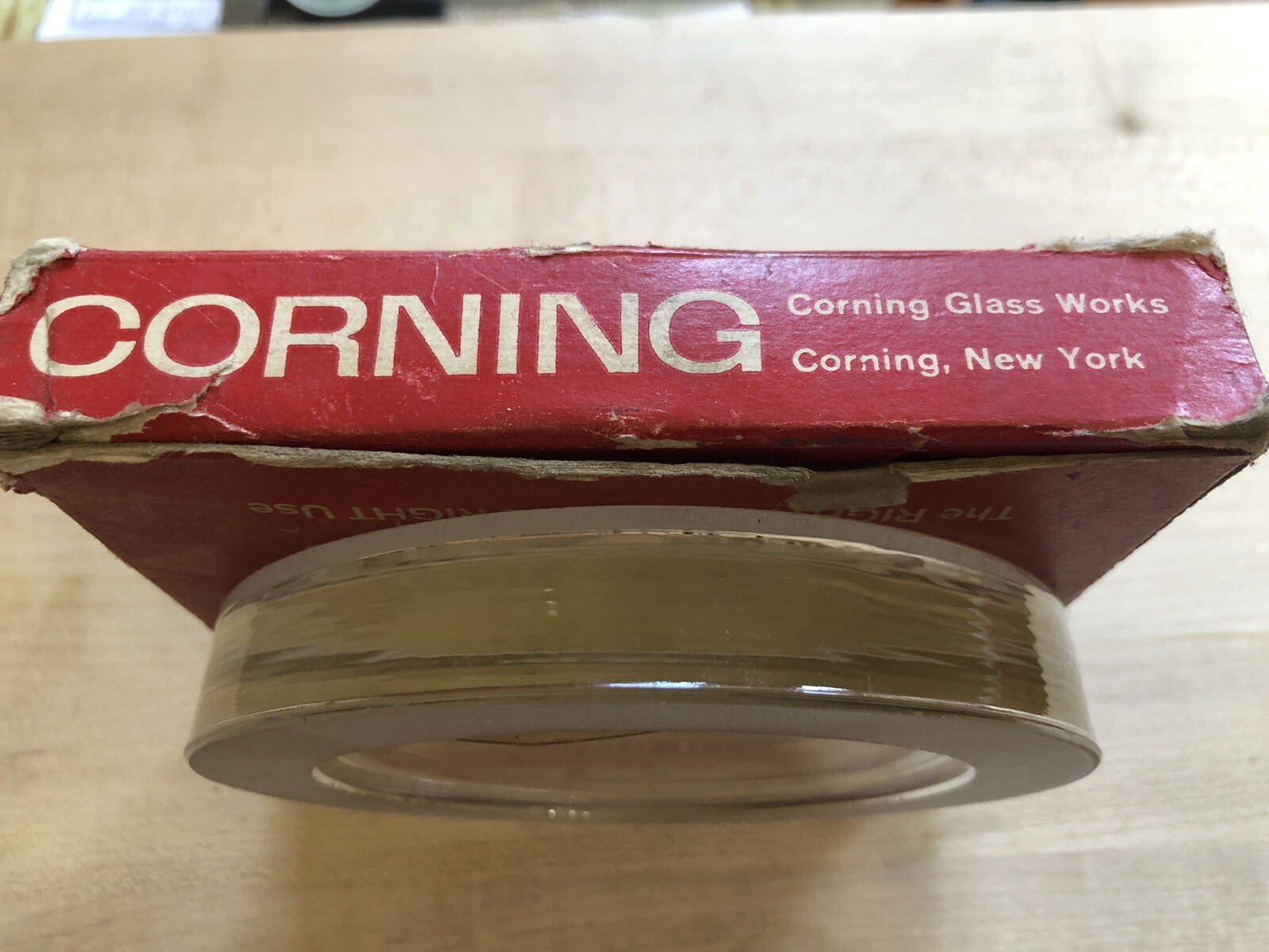 PYREX CORNING SIGHT GLASS ANNULAR EDGE 3/4” X 5” ROUND 400 DEG 100 PSI UNUSED