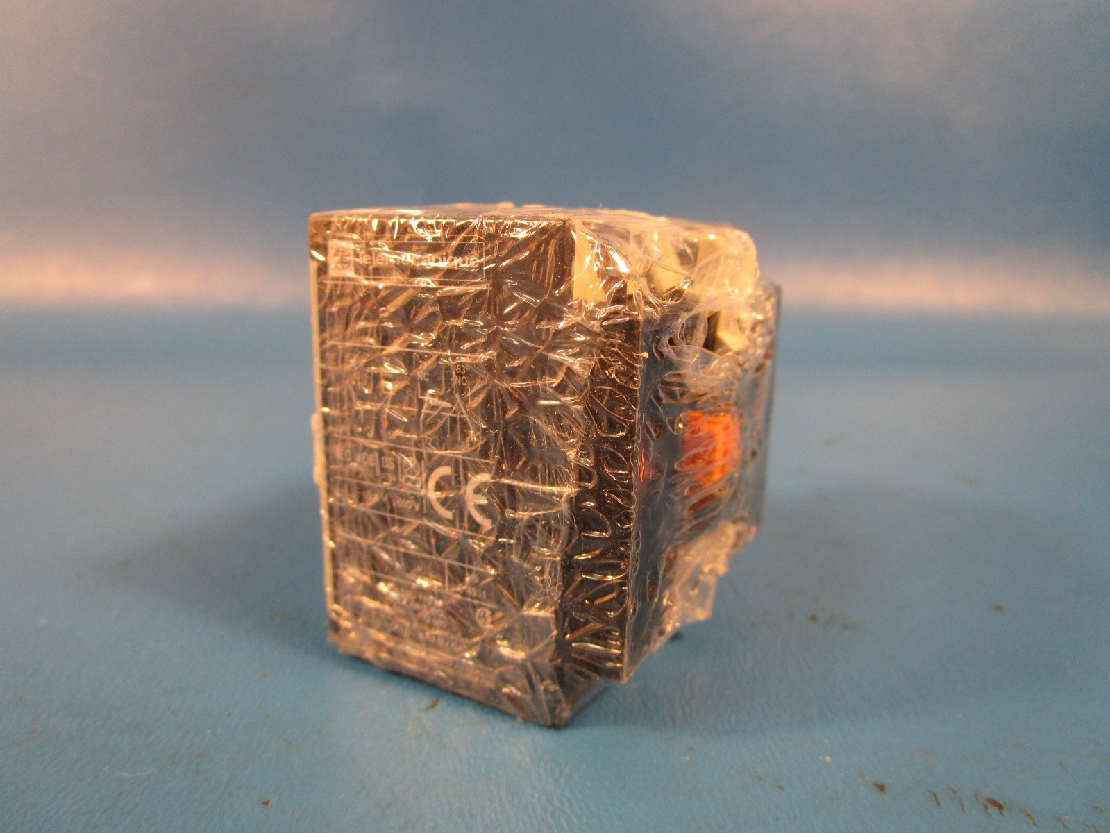 Telemecanique LA1 DN22, AUXILIARY CONTACT, BLOCK TYPE, 2 NO / 2 NC, 6 AMP