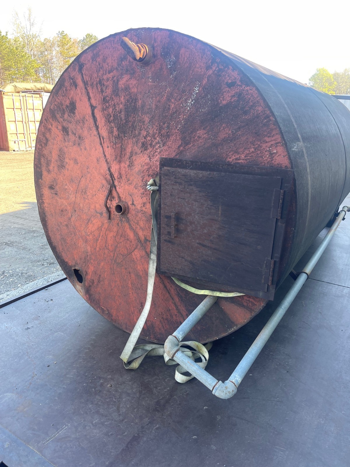 4000 Gal Vertical Liquid Storage Tank, Tank Dia: 7’, Tank H: 14’, Base: 80″x73″