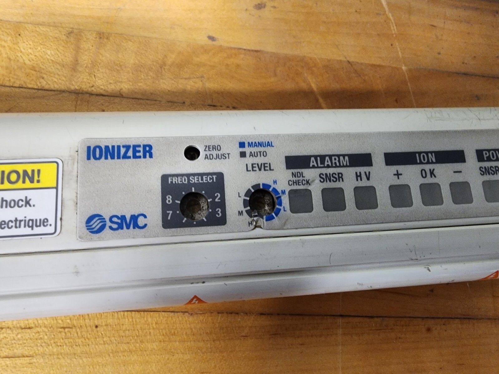 SMC IZS31-780P BAR TYPE IONIZER 9-POINT 24VDC