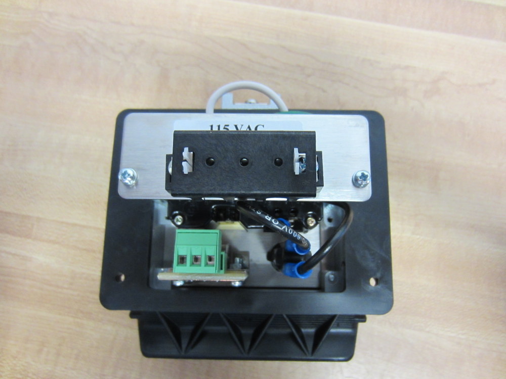 Mencom DHGF-8M-R-32 Panel Interface Connector