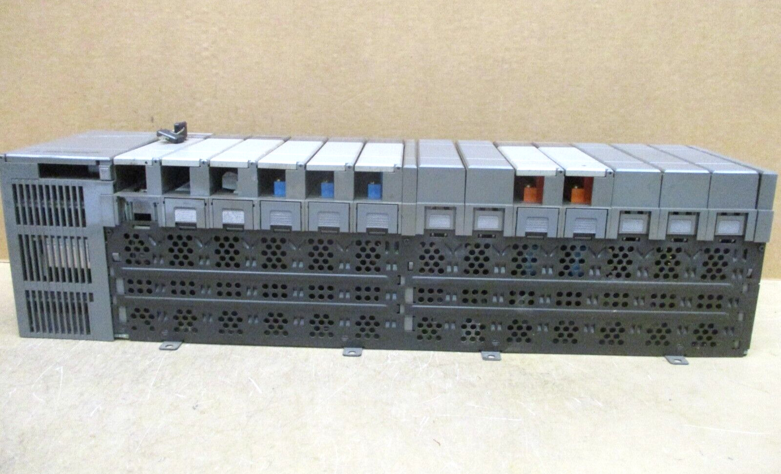 Allen-Bradley SLC 500 1746-P3 SLC 5/04 CPU 1747-L542 1747-DCM 1747-SDN 48693GN