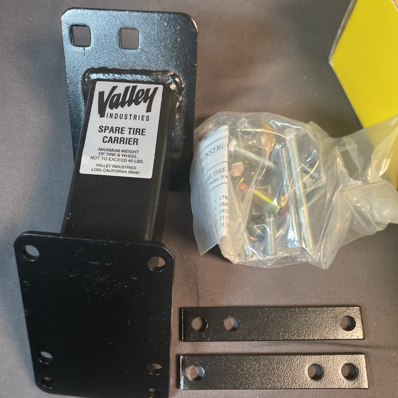 VALLEY INDUSTRIES 75640 TRAILER MOUNT SPARE TIRE CARRIER (NOS) Made in the USA