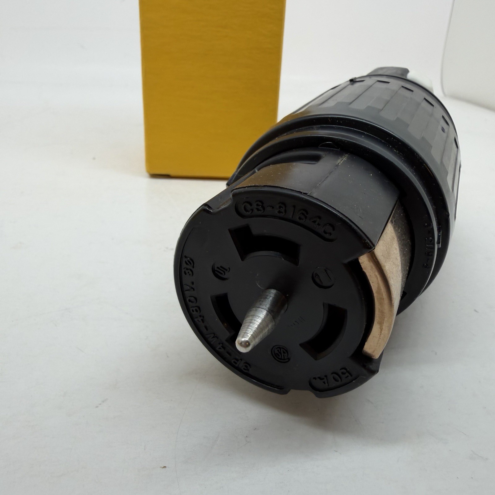 NEW HUBBELL CS8164C 50A 480V 3PH TWIST LOCK FEMALE CONNECTOR NIB