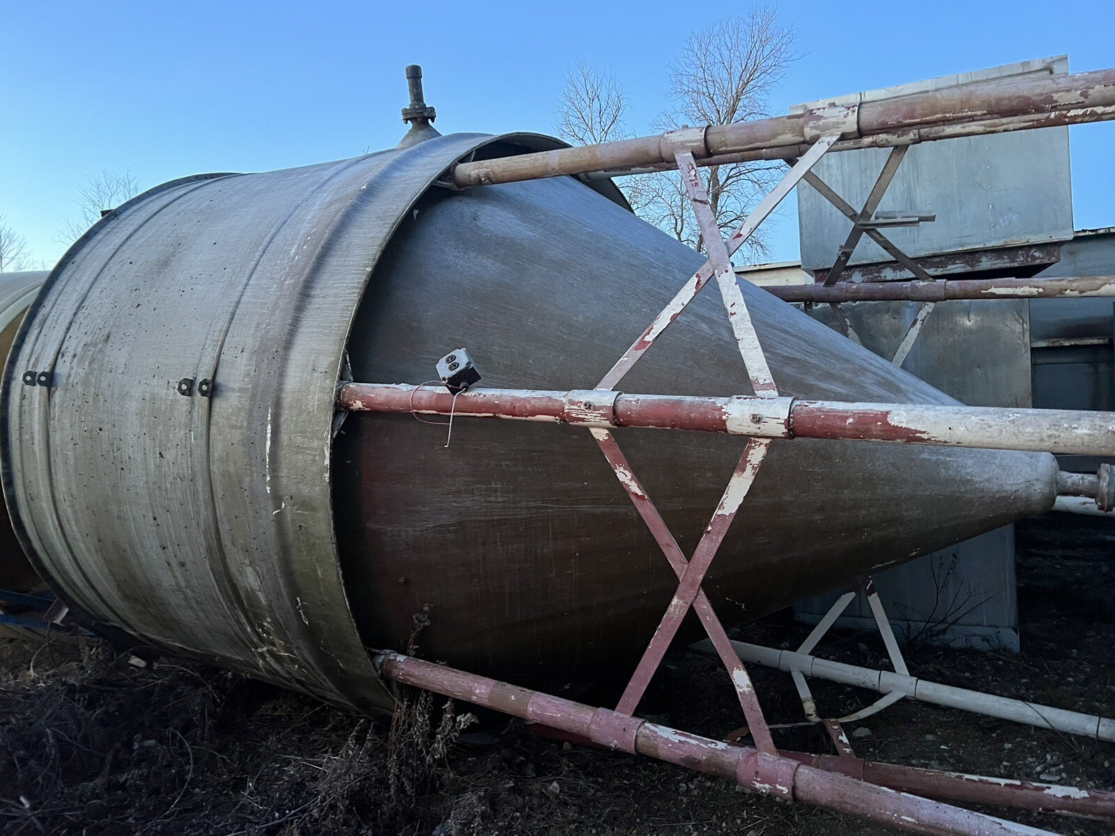 3500 Gallon Fiberglass Cone Bottom Vertical Storage Tank, Overall 14’6″ H x 7′ W