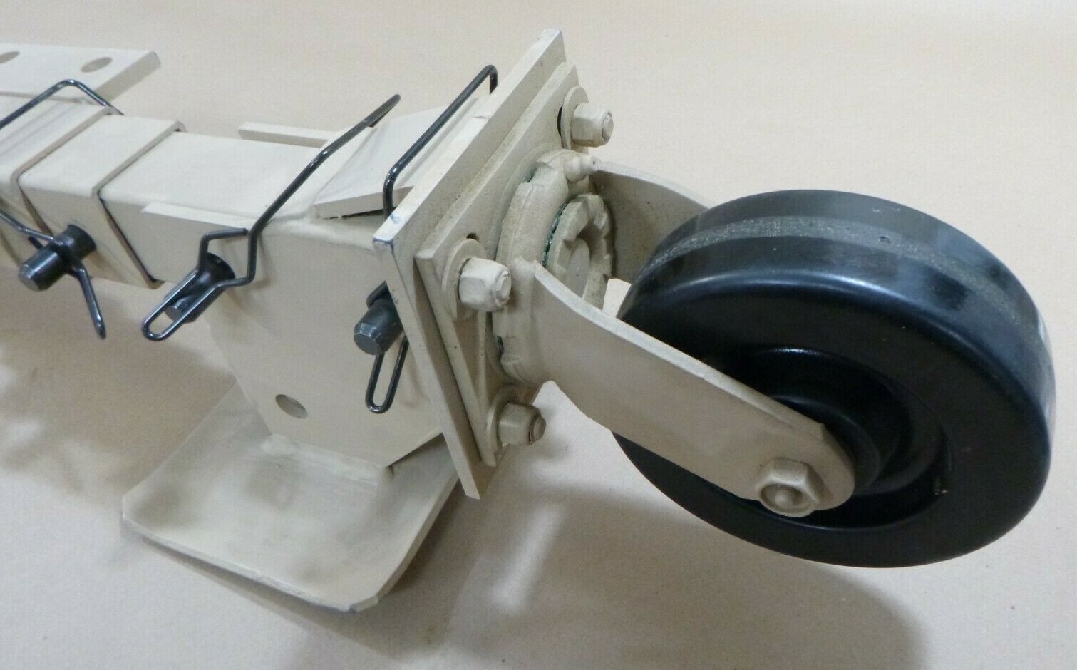 HDT PCHA0175T DRASH GENERATOR TRAILER SUPPORT STAND RETRACTABLE 2590-01-630-6252