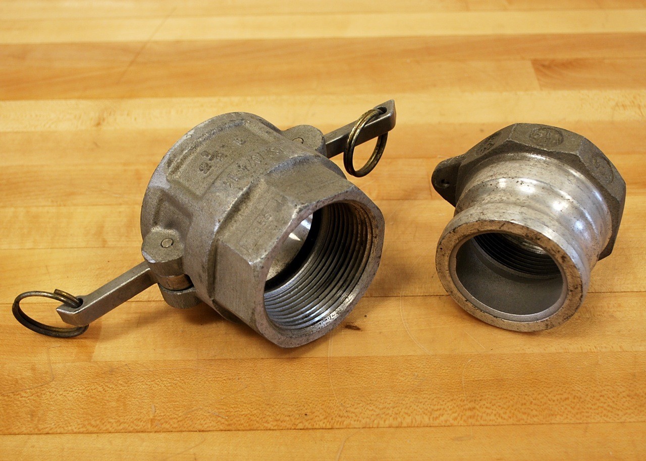Ever-Tite MS27024-13 2 1/2″ B Coupling With 2 1/2″ NPTM Insert. – USED