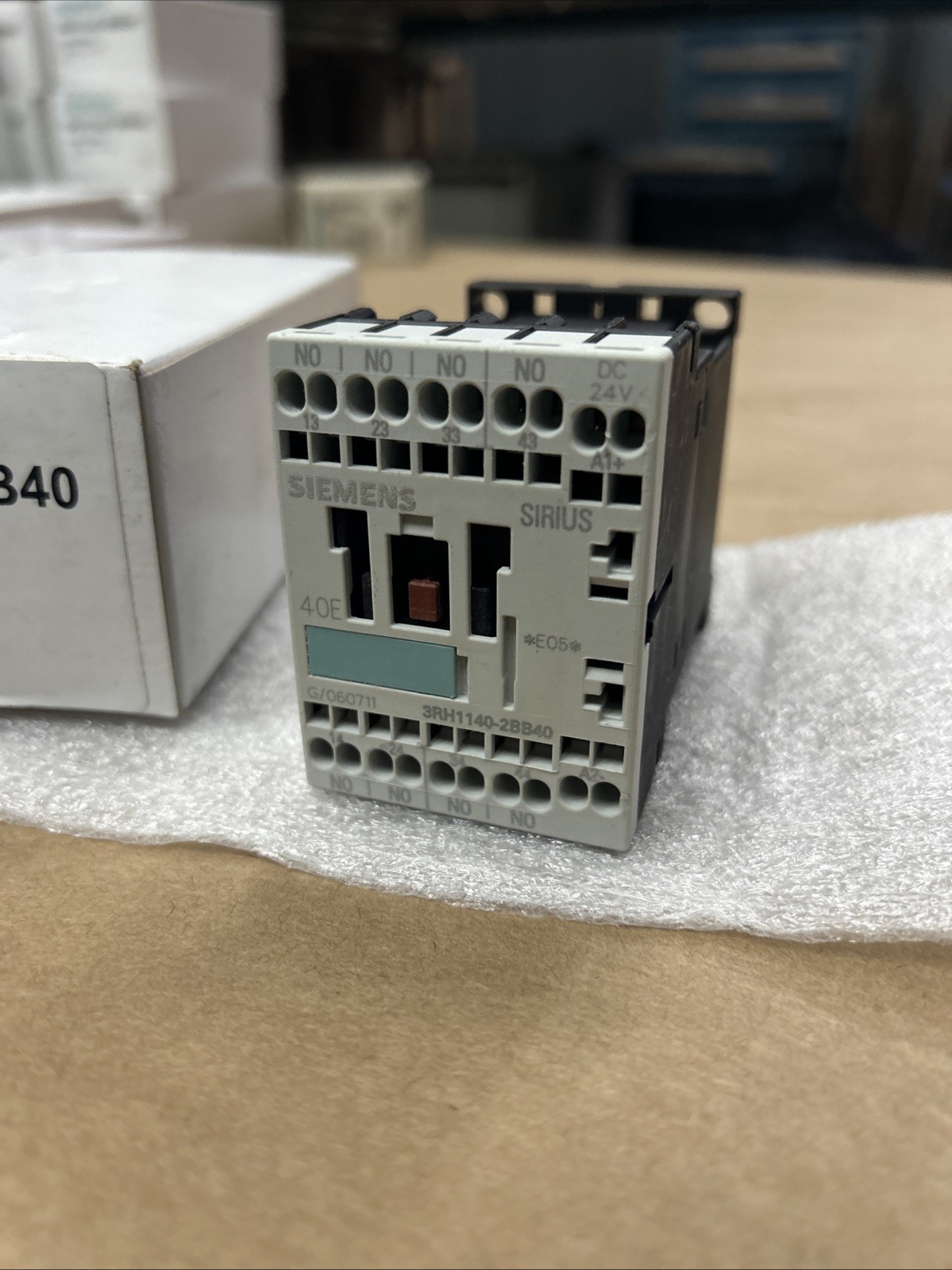 NICE NEW Siemens Contactor Relay, 3RH1140-2BB40 US Stock
