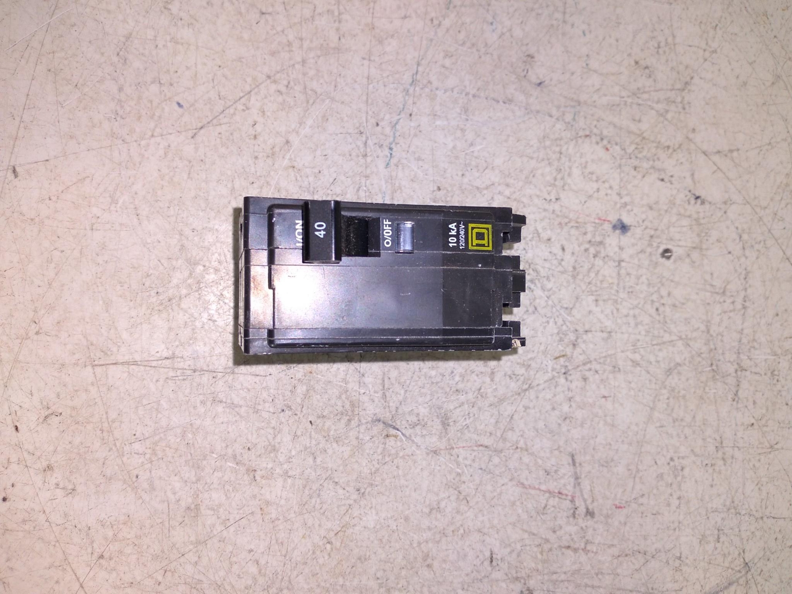 Square D Plug in Circuit Breaker (2 Pole) 40 Amp 120/240 VAC #1D311(Q0240) D146