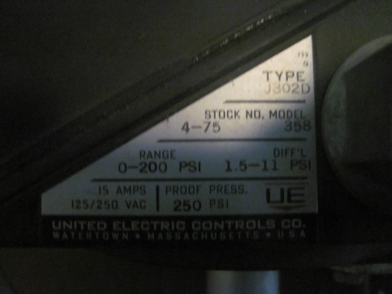 NEW Pressure Controller Type J302D 4-75 358 0-200 PSI UE United Electric 0-30