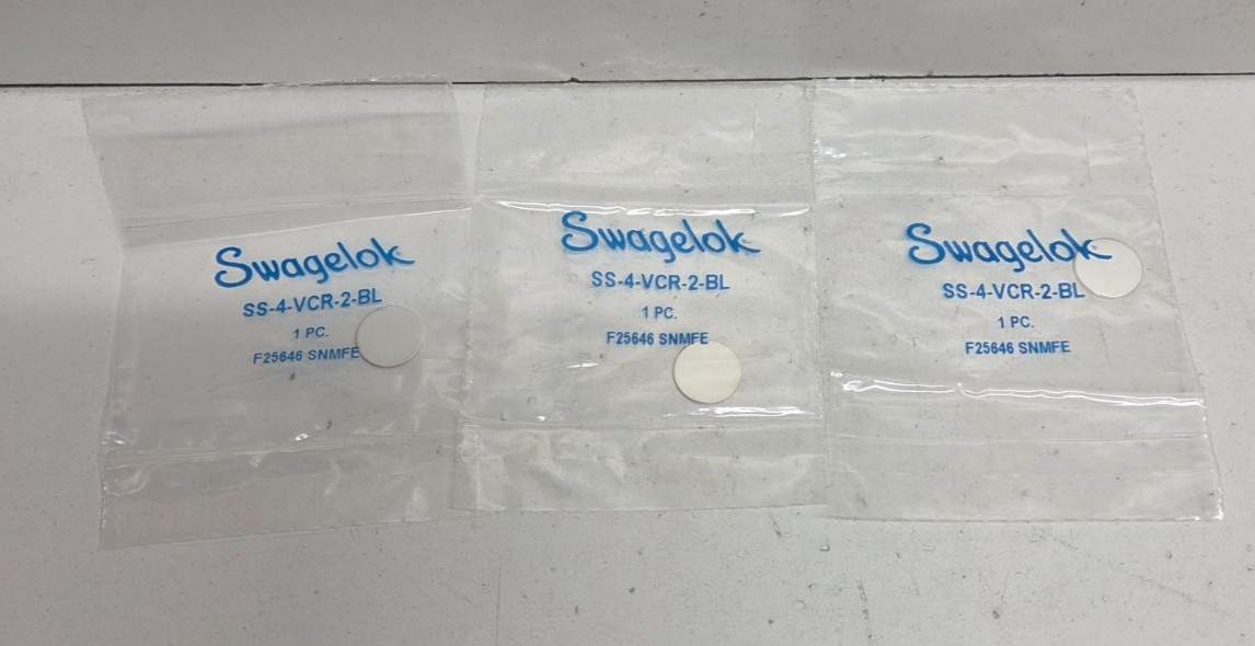 LOT OF 3 NEW IN BAG! SWAGELOK 316 VCR 1/4″ FACE SEAL FITTINGS SS-4-VCR-2-BL