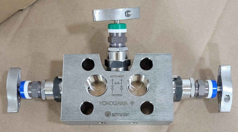 Yokogawa C13ST-3WHA0-S4-NNNNN-K3NN 3-Valve Manifold