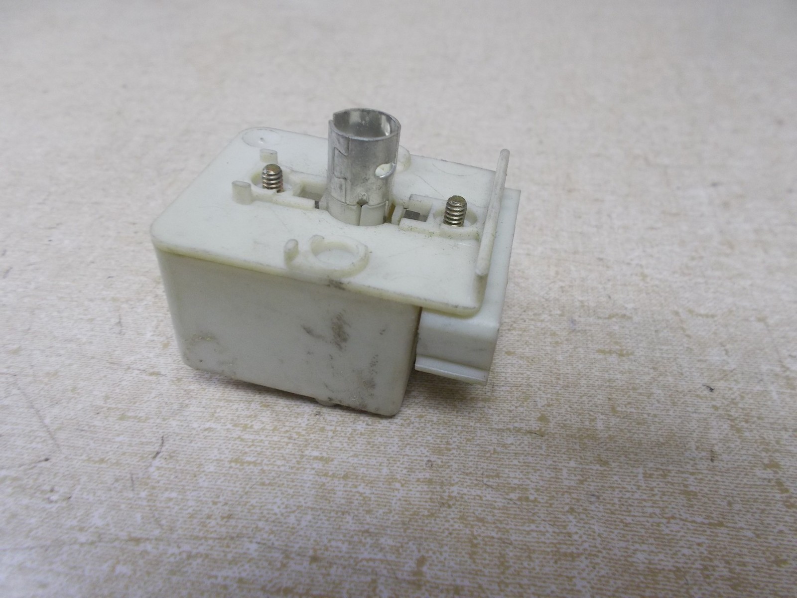 Square D Lamp Base ONLY! Class 9001 Type: KM35 *FREE SHIPPING*