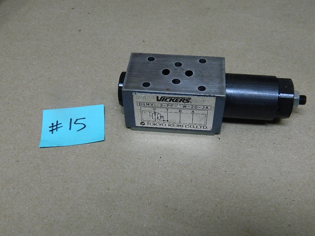 Vickers DGMXI-3-PP-8W-20-JA Pneumatic Solenoid Valve 4-Way LOT # 15