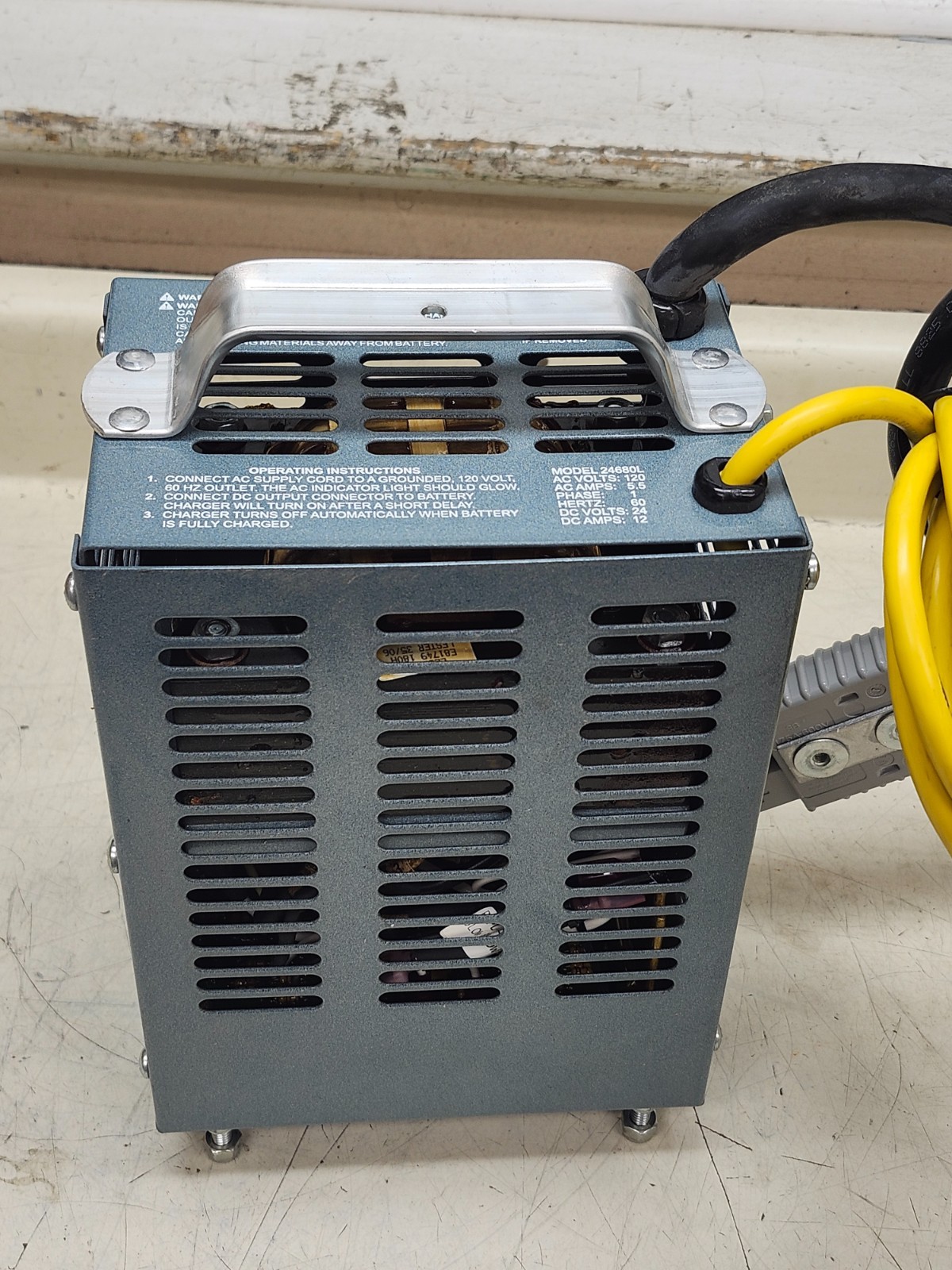 Enersys Inc. 24 Volt Forklift Battery Charger Model: 24680L FREE SHIPPING
