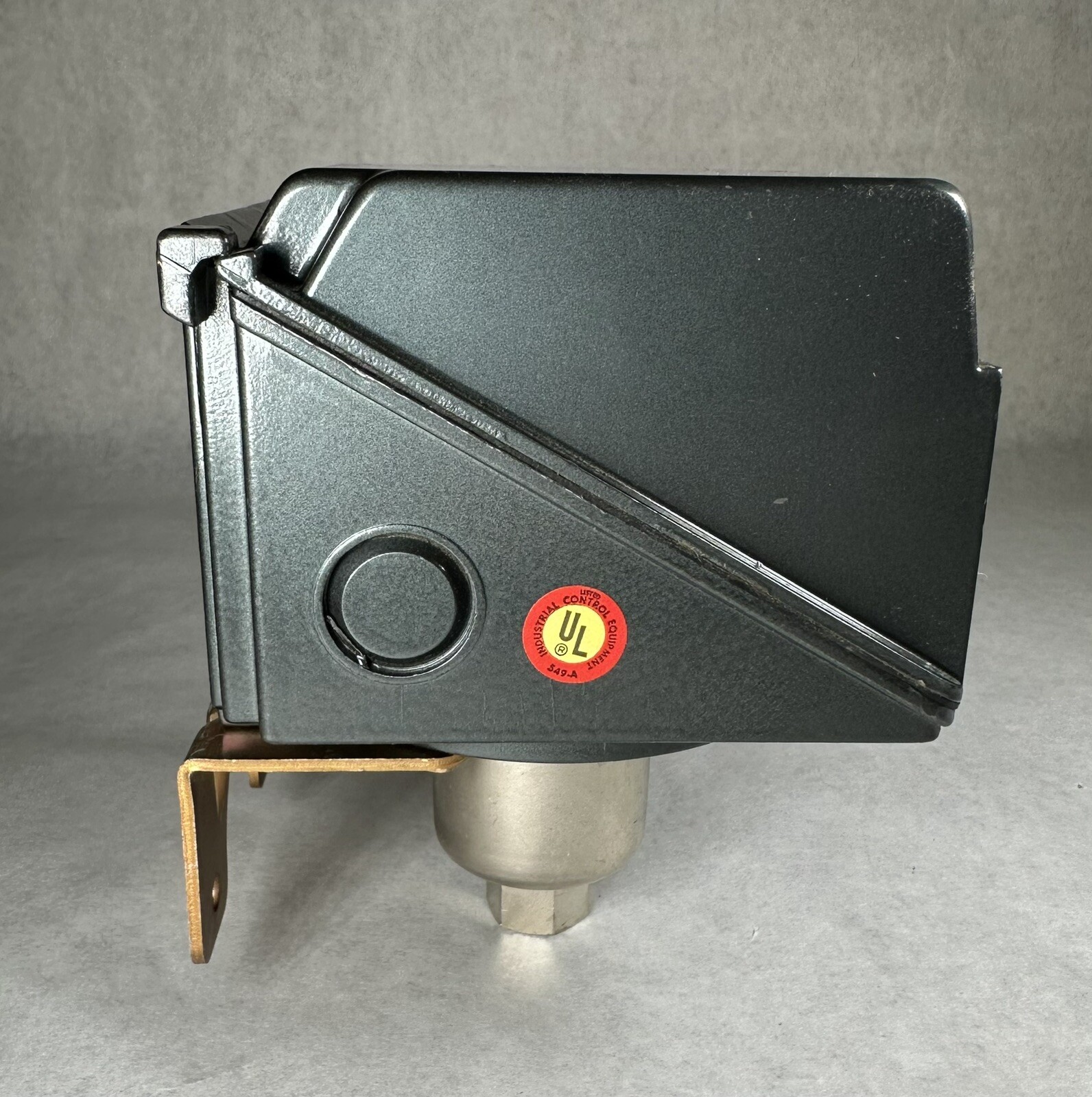 NEW United Electric Controls Co./UE J300 Pressure Controller 9950-144 0-20 PSI