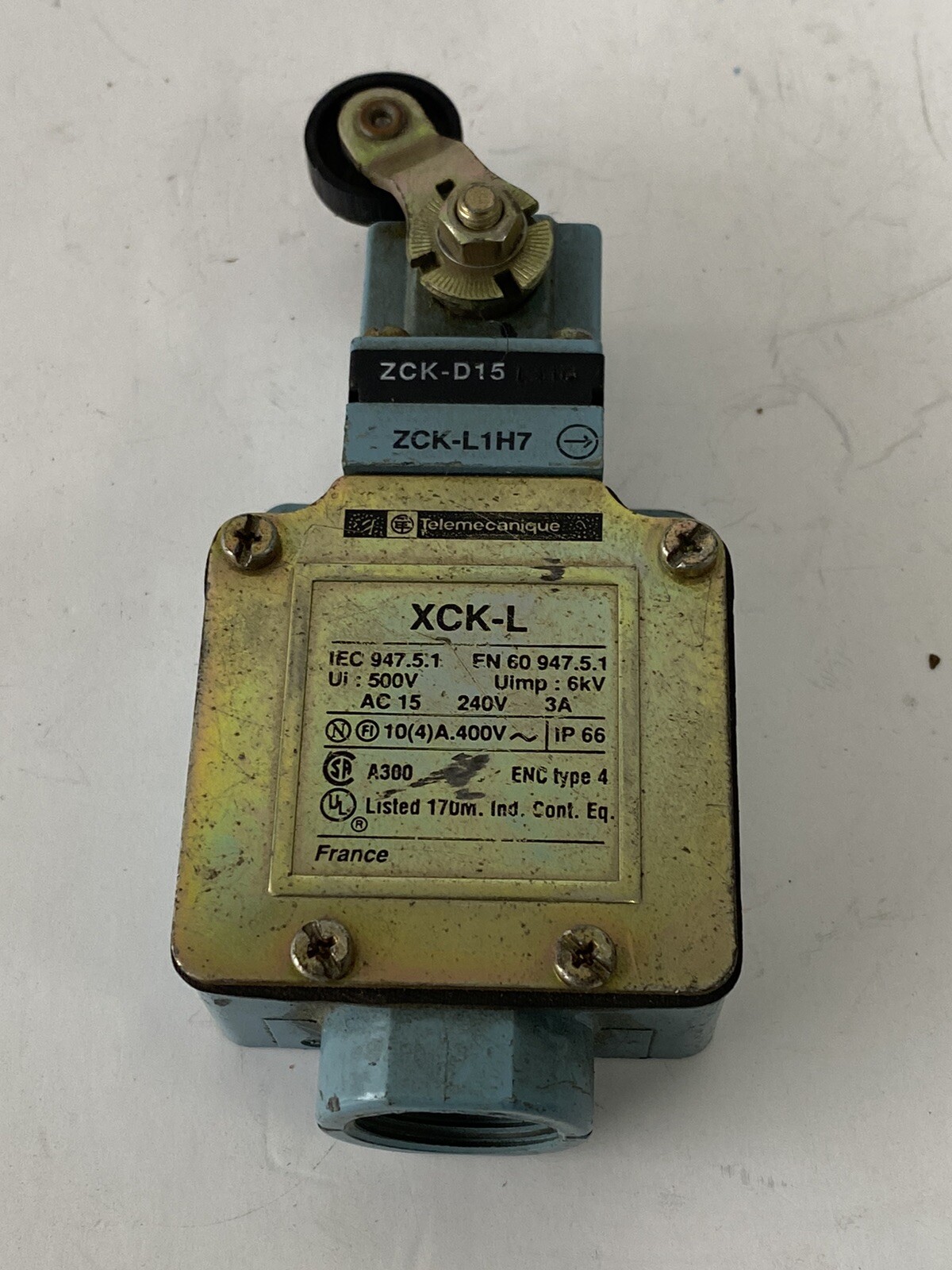 TELEMECANIQUE XCK-L LIMIT SWITCH W/ ZCK-L1 BODY W/ ZCK-D15 OPERATOR HEAD