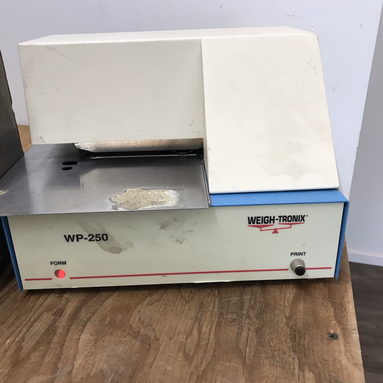 WEIGH-TRONIX WI-130 WEIGHT INDICATOR Cap 100,000 With Printer Wp – 250 ￼
