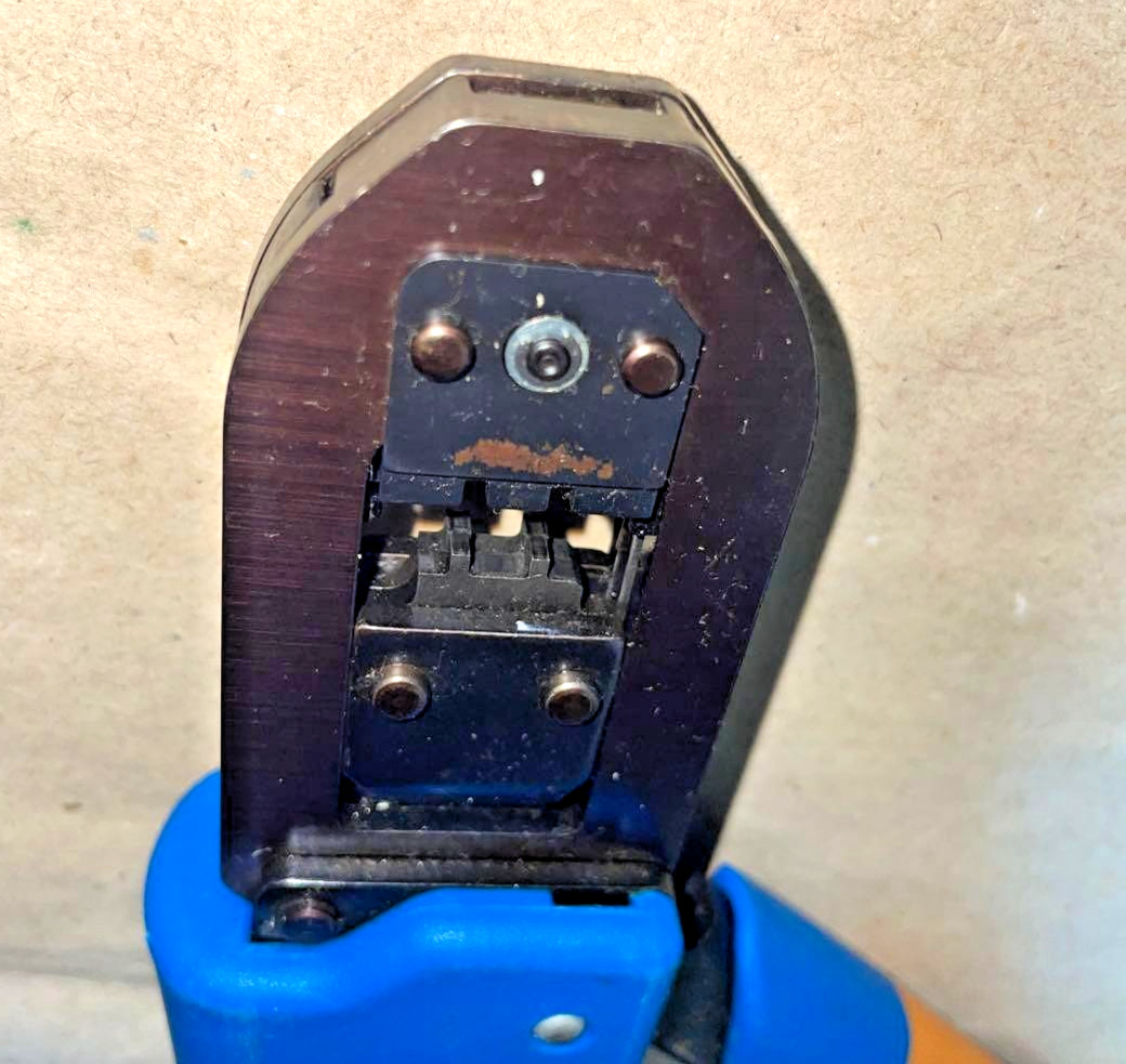 TE Connectivity / AMP Brand 91556-1 CCII 20-26 AWG Tyco Excellent