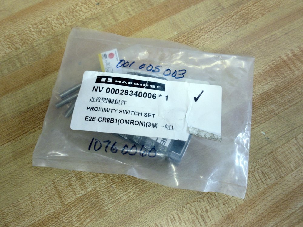 Omron E2E-CR8B1-12 Proximity Switch Set E2ECR8B112