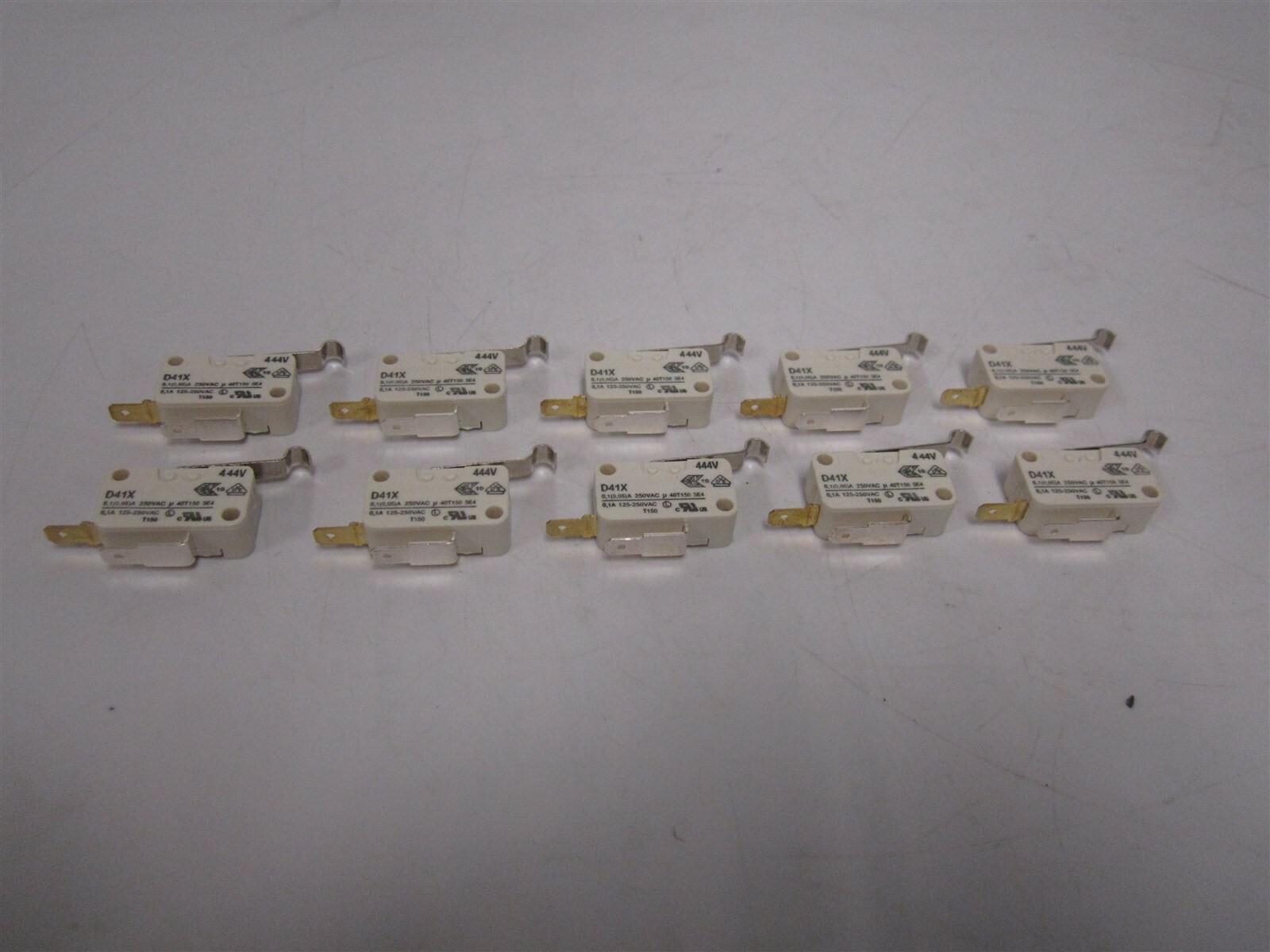 (10) CHERRY AMERICAS D419-R1AA-G2 Quick Connect SPDT Microswitch 500 mA, 30 VDC