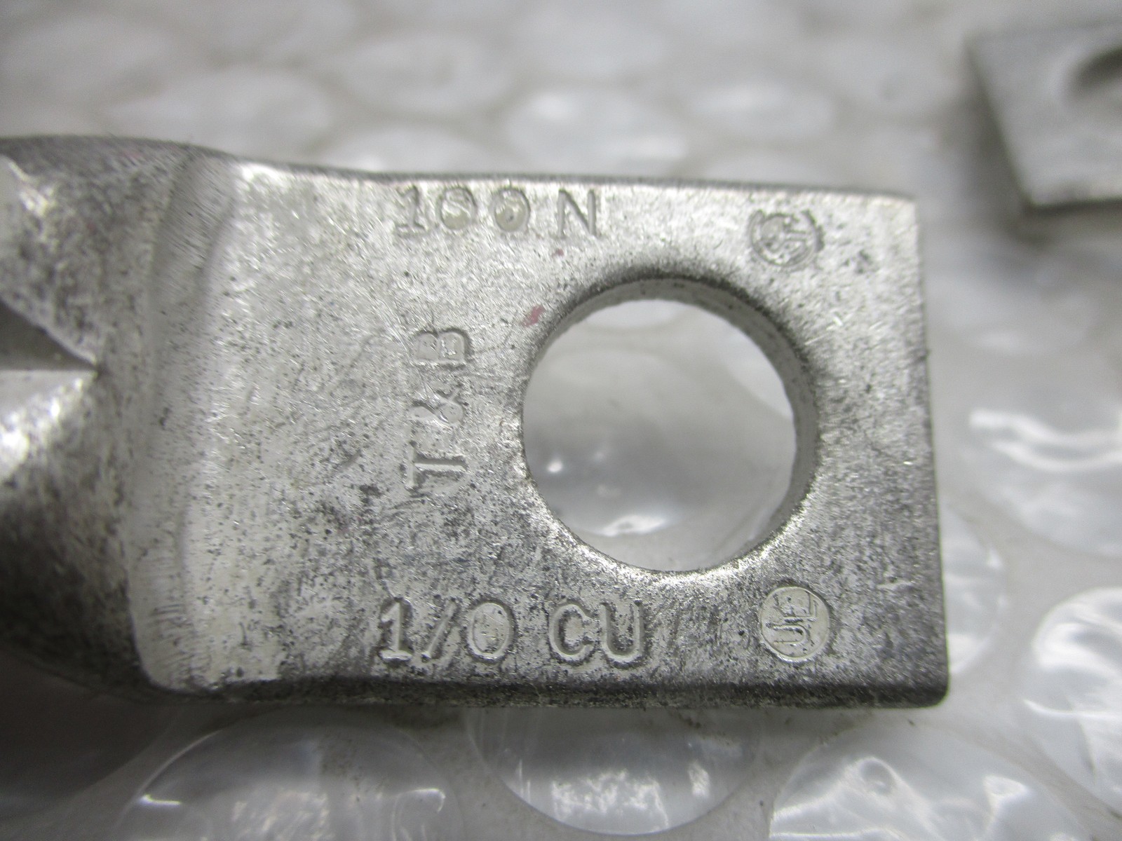 T&B 100N 1/0CU LUG LOT OF 2 NSNP