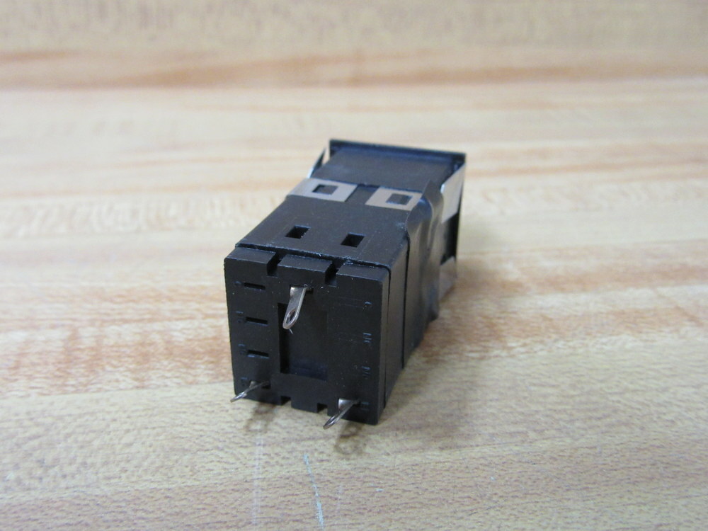 Dialight 554-4001-411 Indicator Light 5544001411 Out/In