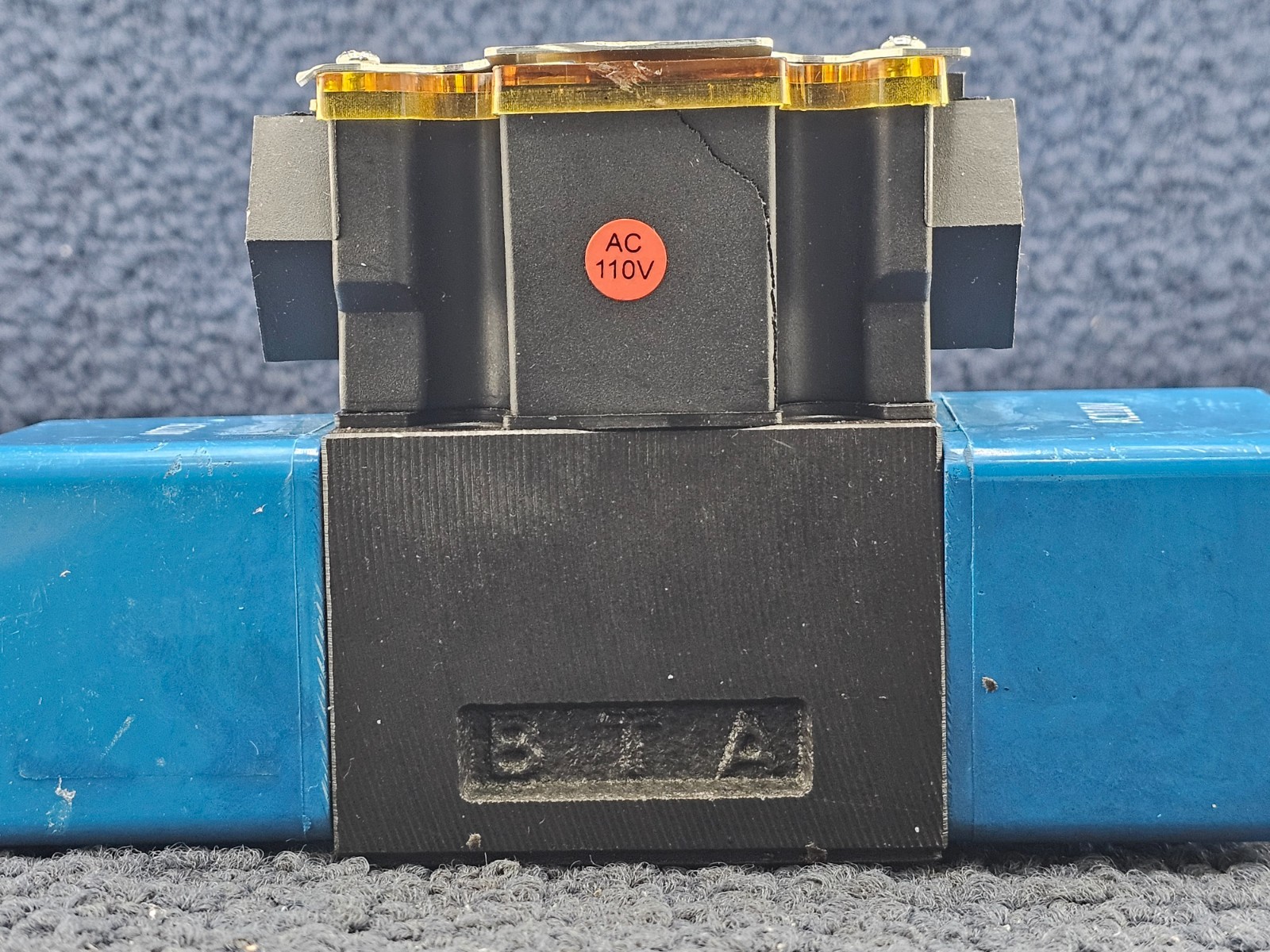 Pro-Active Fluid Power DG4V-3S-6C-M-FTWL-B5-60: Directional Control Valve