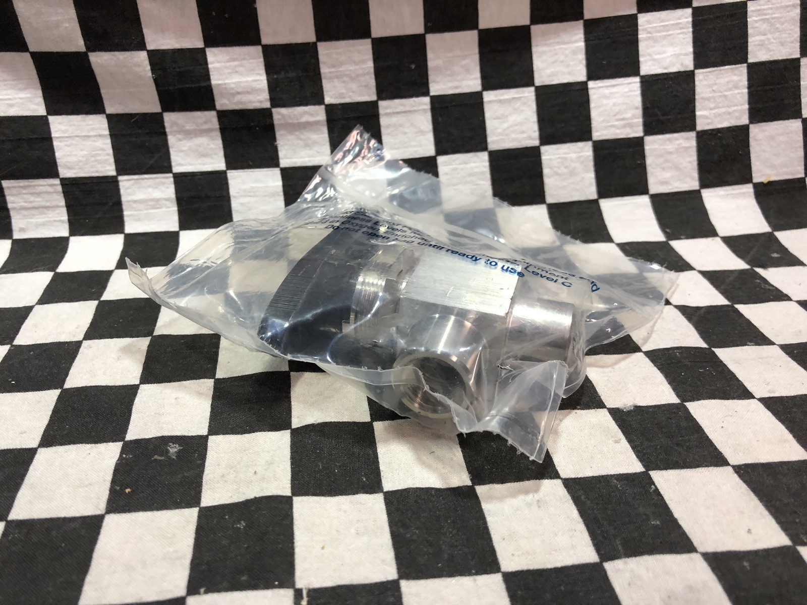 SWAGELOK Angle Pattern Ball Valve 3/8″ FNPT, SS-44F6-A-1466, SHIPSAMEDAY#T13