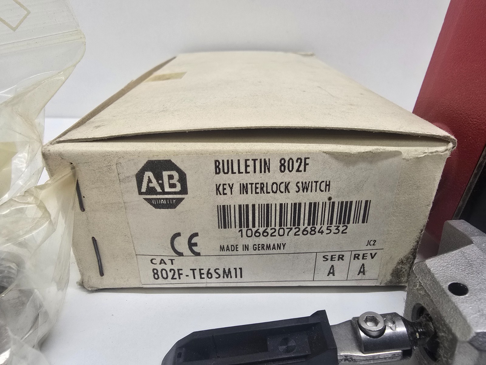 NEW IN BOX! ALLEN-BRADLEY KEY INTERLOCK SWITCH 802F-TE6SM11