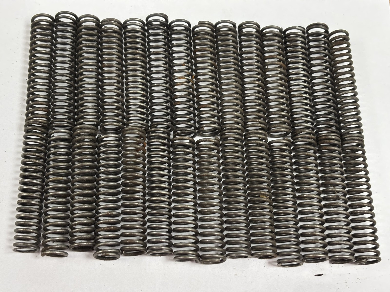 STEEL 17 COIL SPRINGS OD: 6″, WIRE DIA: 5/64″, LENGTH: 2-15/16″, LOT OF 28