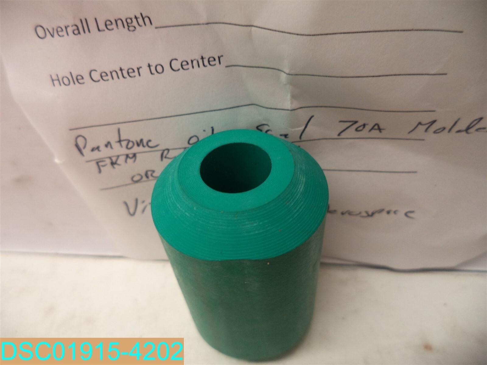 Qty = 8: Pantone Green Color Oil Seals 70A Molded FKM Rubber Collar