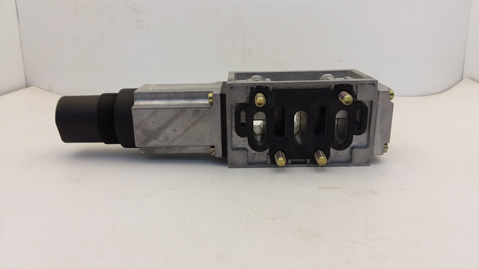 FESTO LR-ZP-B-D-3 INTERMEDIATE PRESSURE REGULATOR 0-12 BAR 0-174 PSI NNB