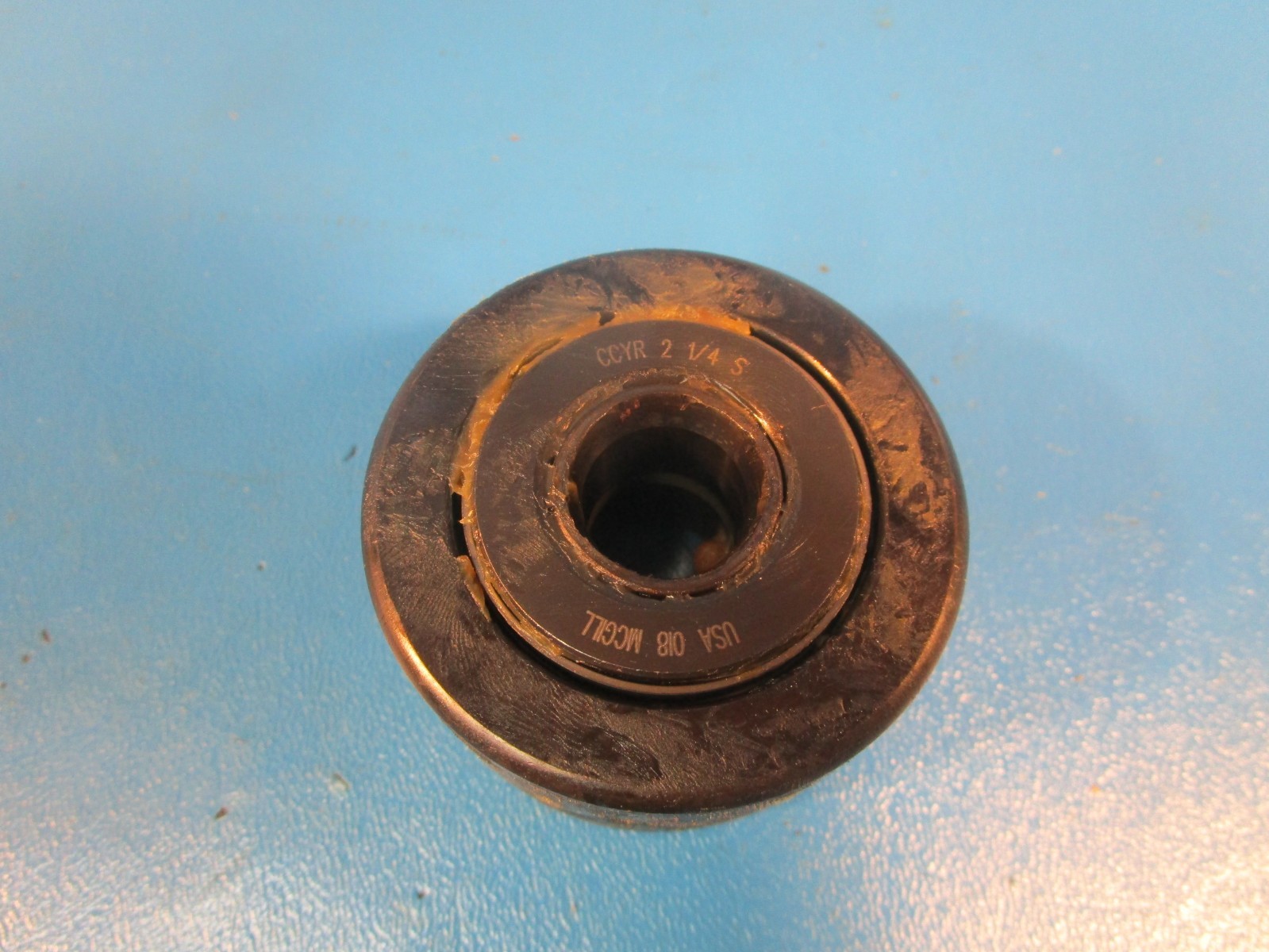 MCGILL CCYR 2 1/4 S, Crowned Yoke Roller, 2.25″ Roller Diameter, 5/8″ Bore, 1.25
